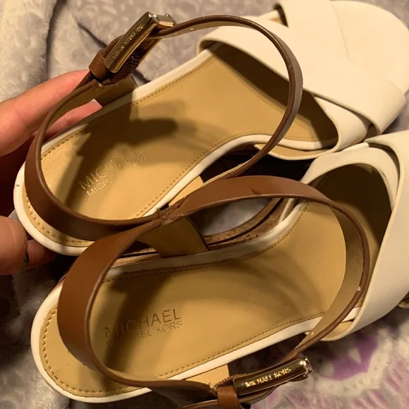 Micheal Kors Wedge - Picture 3 of 6